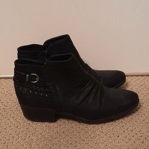 Black western style bootie
